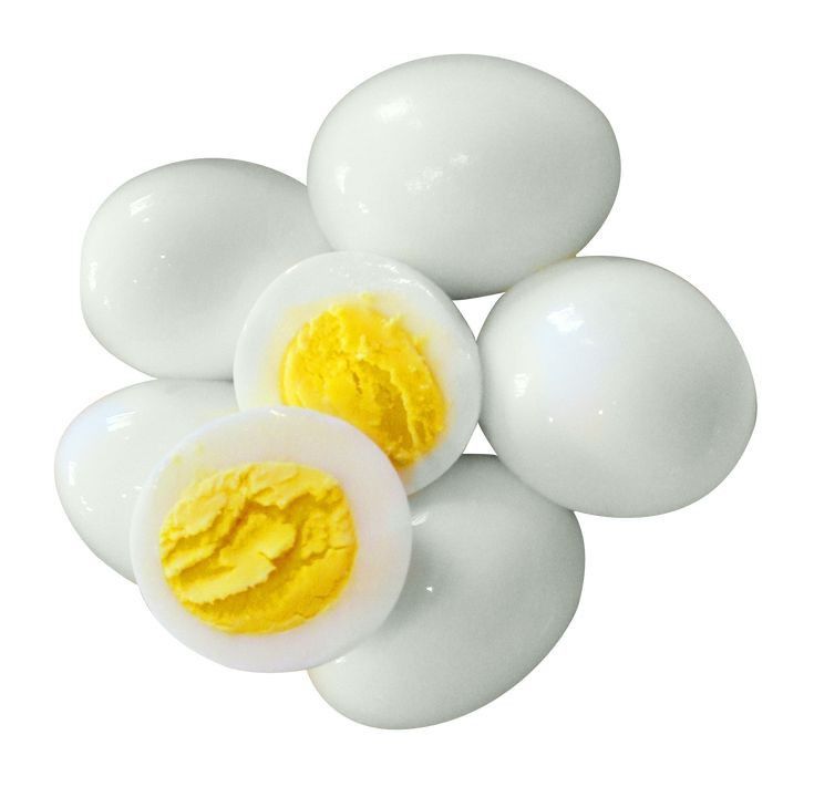 A plate of cooked eggs highlighting their choline-rich nutrients that support brain health and help maintain a sharp mind.